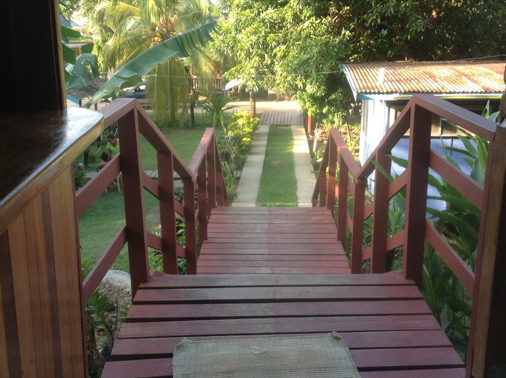 Rekona Lodge Gizo Luaran gambar