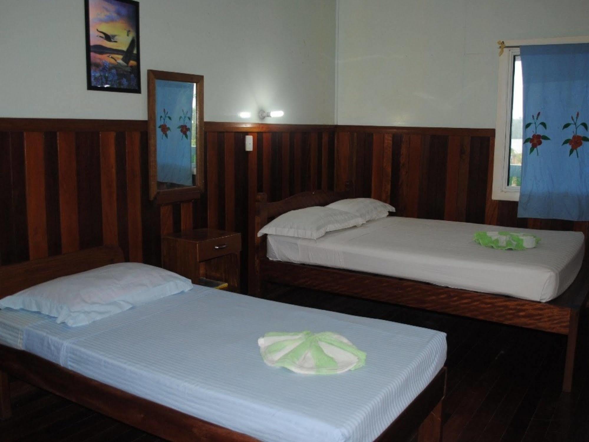 Rekona Lodge Gizo Luaran gambar
